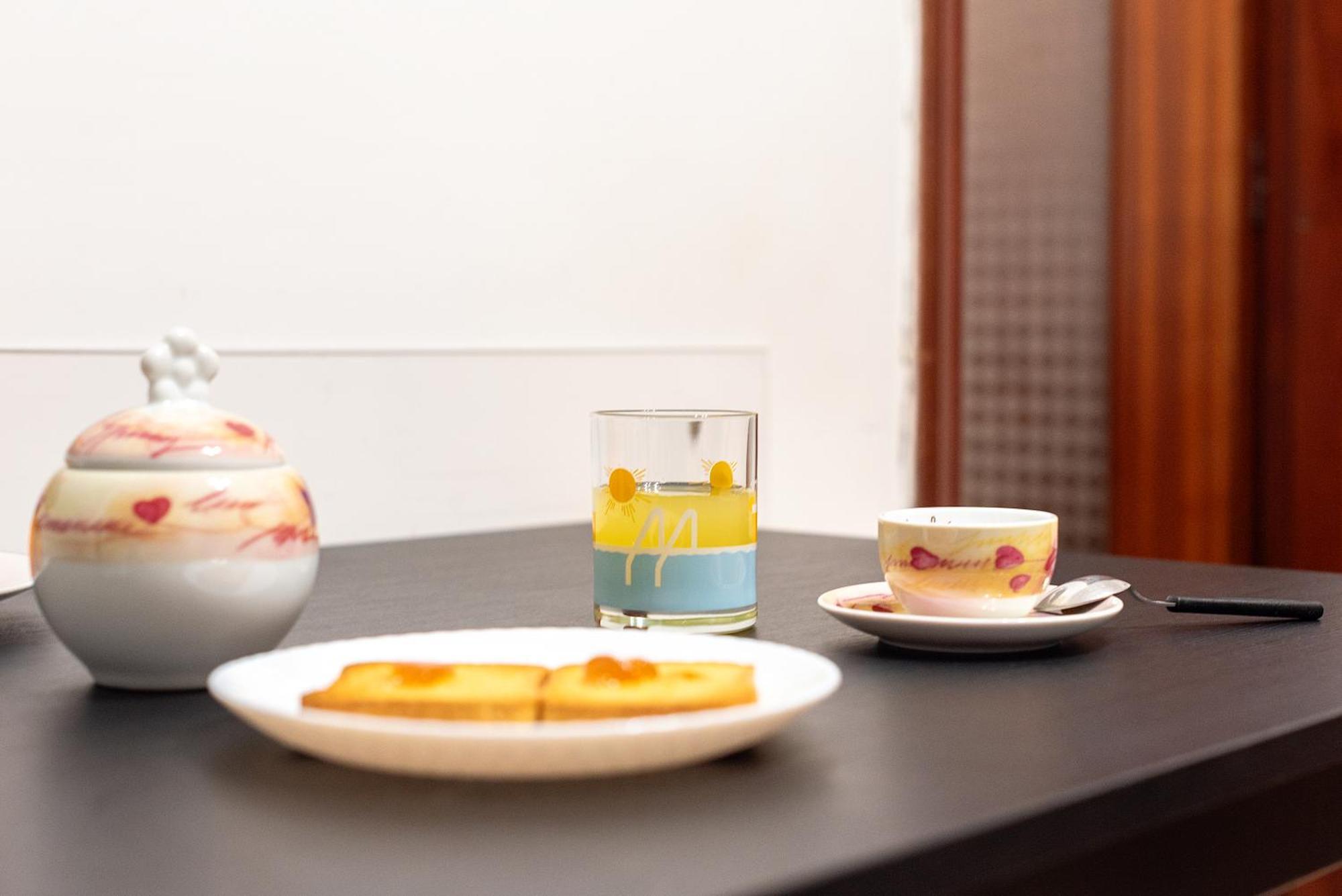 Am Apartment Napoli - Tra Il Centro E La Stazione Centrale Екстериор снимка